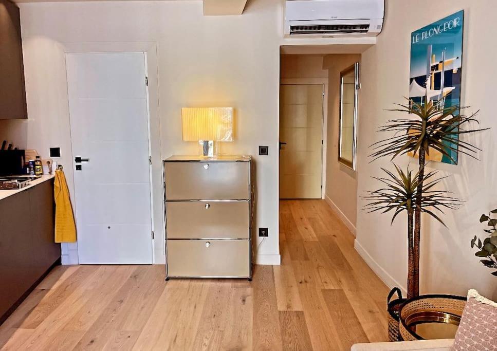 Massena Street, 2 Rooms Balcony ニース エクステリア 写真